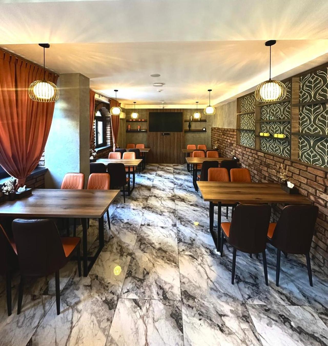 Botanic Boutique Hotel Bishkek Exterior photo